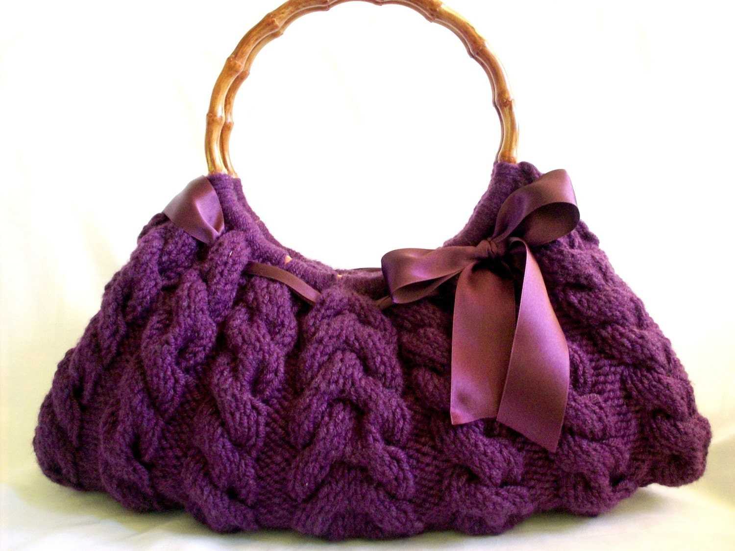 Фиолетовая вязаная сумка