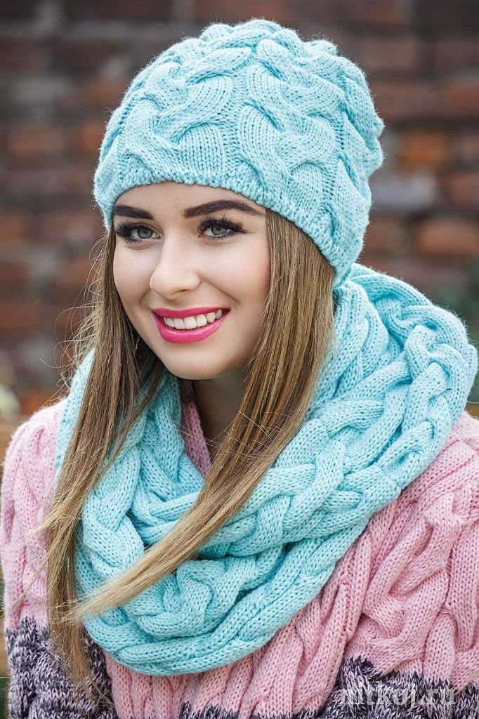 Вязание зимней шапки спицами для женщин
