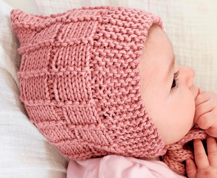 алгоритм вязания спицами разных моделей шапочек для новорожденных малышей