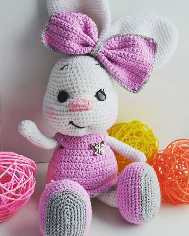 Как вышить мордочку кота на игрушке вязаной
