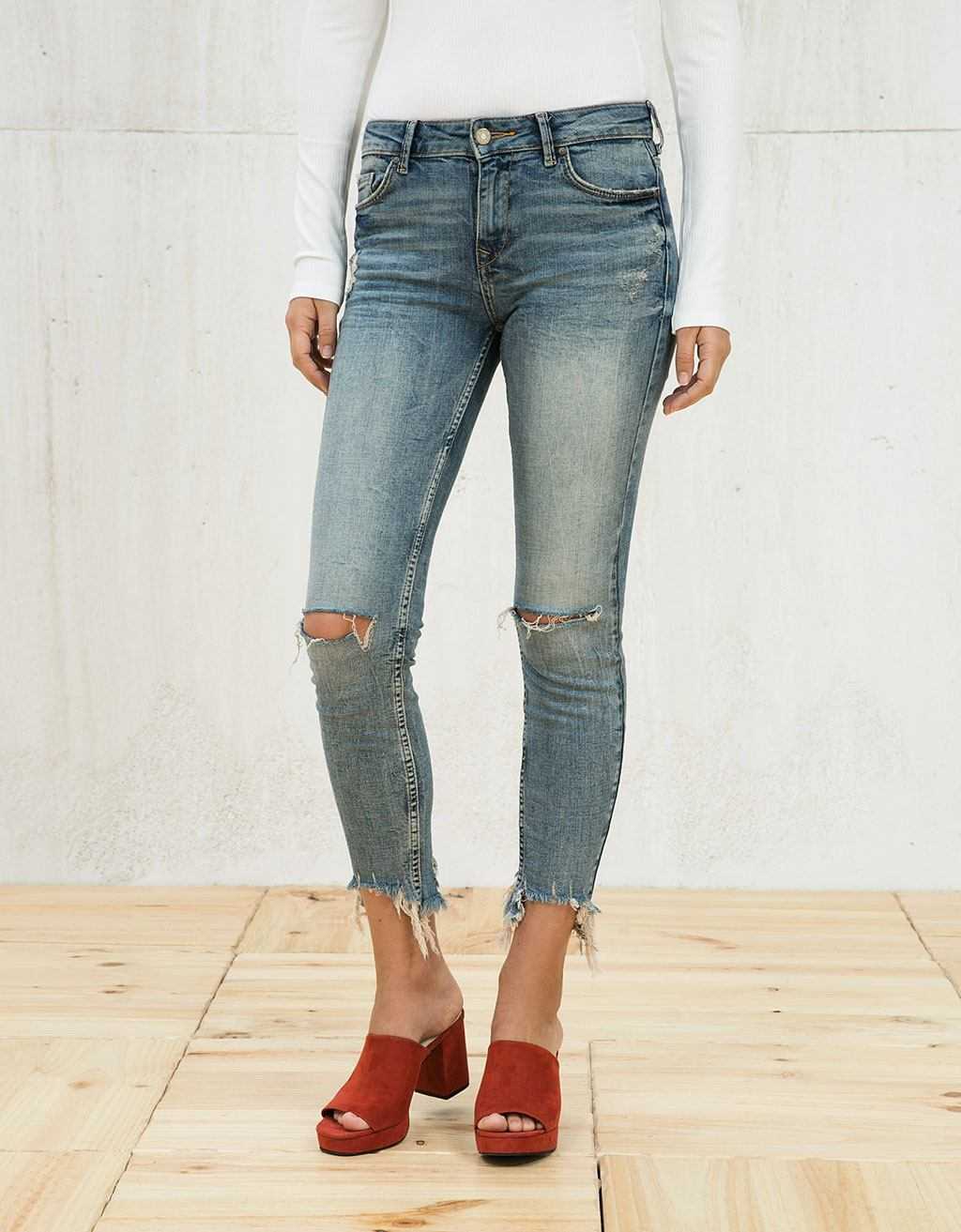 Как обрезать джинсы внизу по-модному, распушить с бахромой, необработанными краями с фото пошагово в домашних условиях