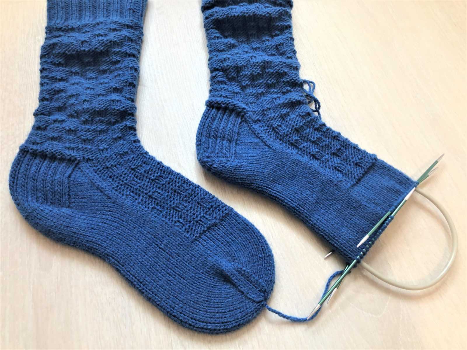 Вязание спицами мужские носки