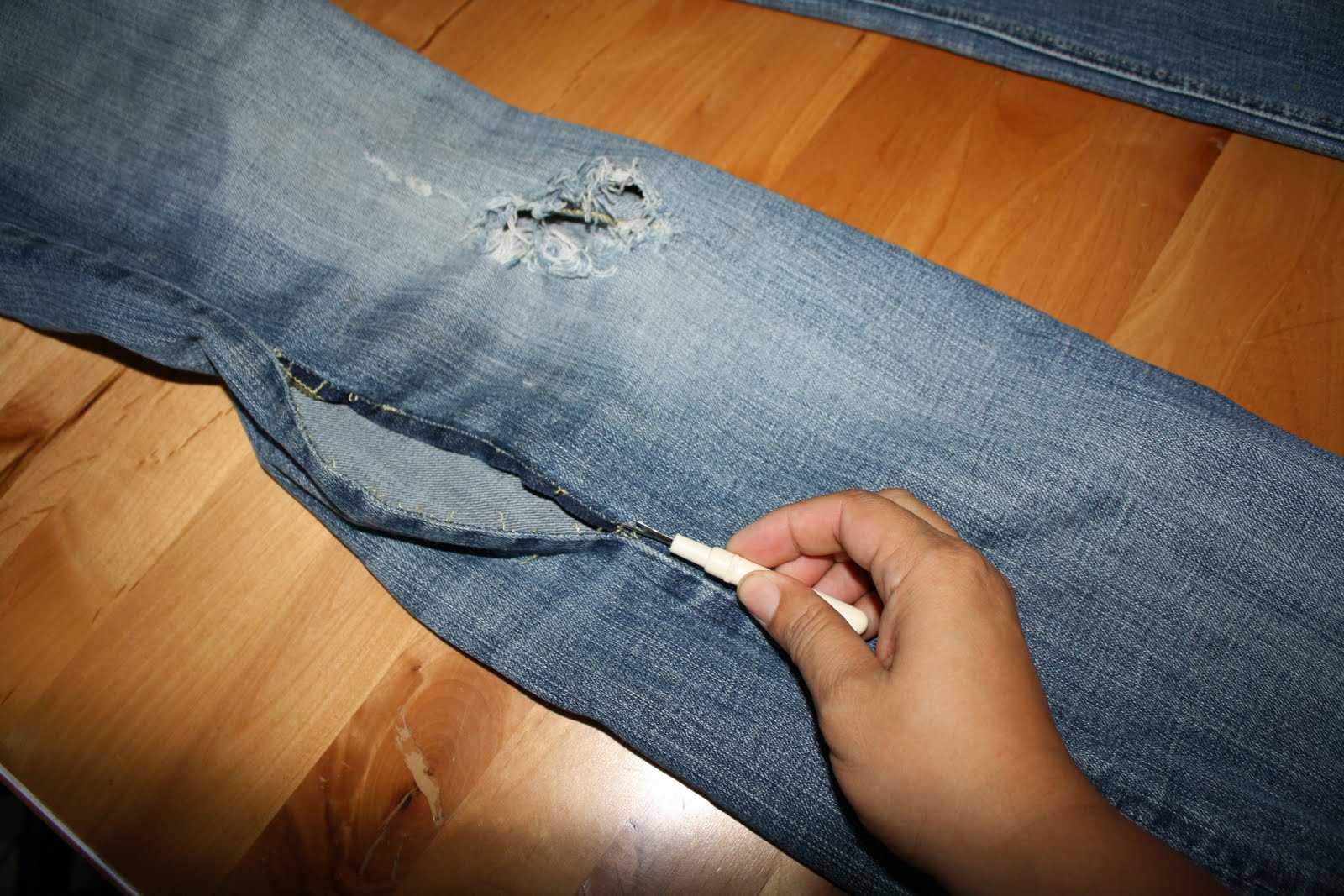 как зашить дырку на жопе на джинсах фото 68