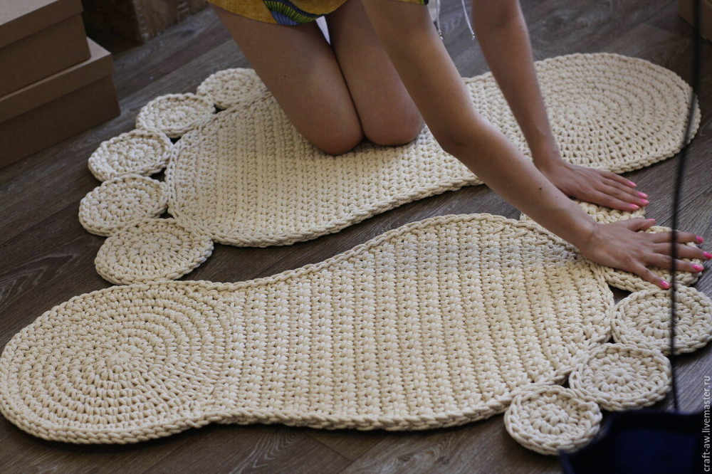 Как связать коврик крючком: простые схемы вязания круглых ковриков для начинающих