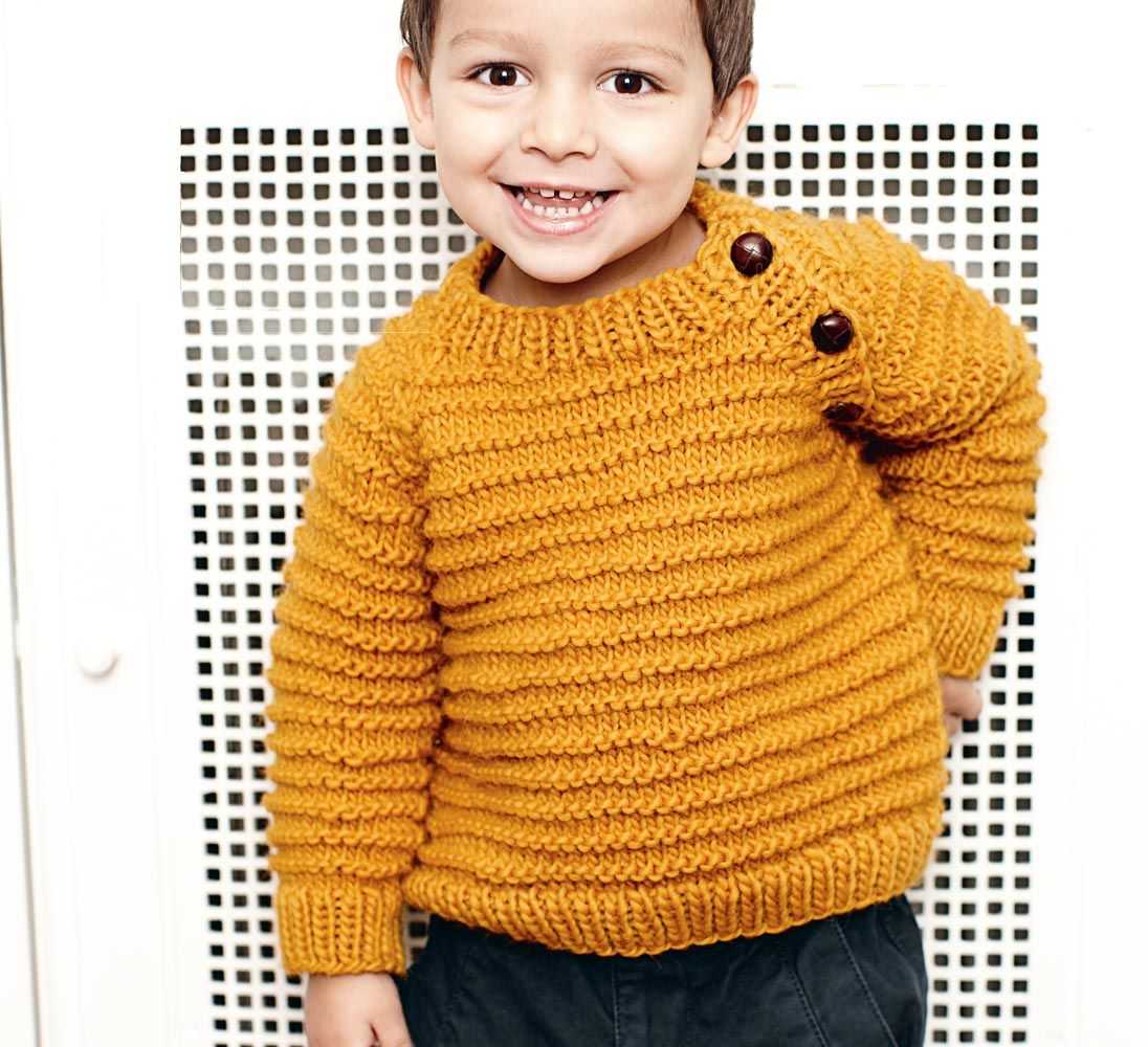 Вязаный свитер для мальчика спицами
